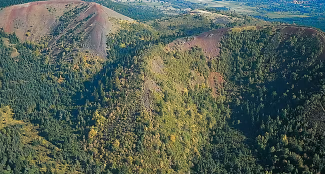 La Chaîne des Puys depuis le sommet du puy de dôme © Marc Sagot